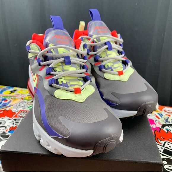 Nike Air Max 270 React Size 6.5y / 8 Women's - Picture 7 of 13